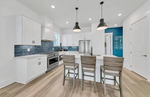 Bid-a-wee Beach Haus | NEW PROPERTY | Magnificent Gulf Views 🌴 Resort Style Community ☀️ Beach 🏖️