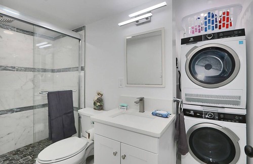 Springfield Haus | Cozy 1-bedroom house in West Springfield