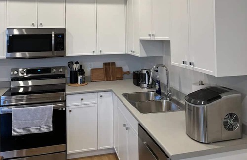 Kamloops Wohnung | New beautiful quiet suite in Juniper Ridge. Very luxurious!