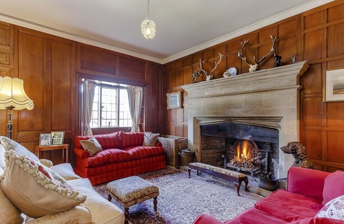 Swindon Haus | Pet friendly, comfortable Grade 2 listed manor complete with Aga, fires etc.