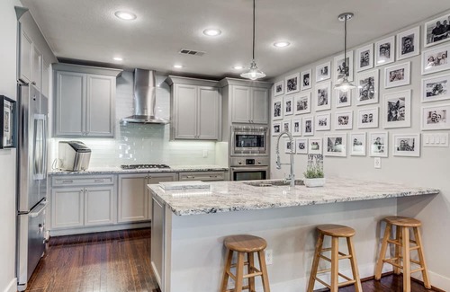 Highland Park Haus | Beautuful home in Dallas with detached studio/office in the center of Dallas
