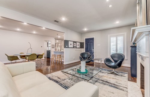 Highland Park Haus | Beautuful home in Dallas with detached studio/office in the center of Dallas