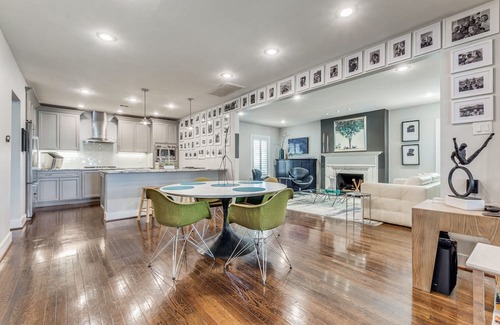 Highland Park Haus | Beautuful home in Dallas with detached studio/office in the center of Dallas