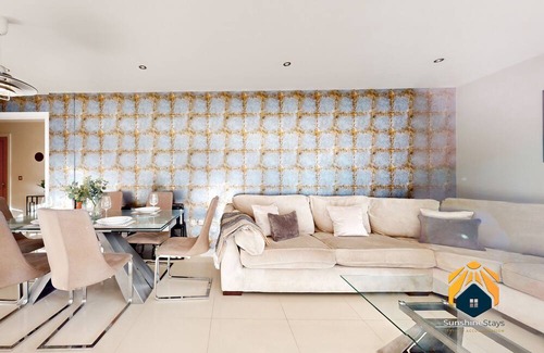 Penarth Wohnung | Fantastic 3 Bed Apartment - 55" TV - WiFi