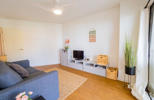 Mezquitilla Wohnung | Cubo's Estudio Pepa Luna Algarrobo Beach / air conditioning / community pool / close to beach