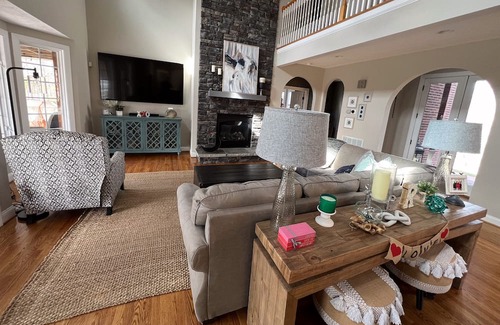 Blacksburg Haus | This house is a 4 bedroom(s), 4.5 bathrooms, located in Blacksburg, VA.