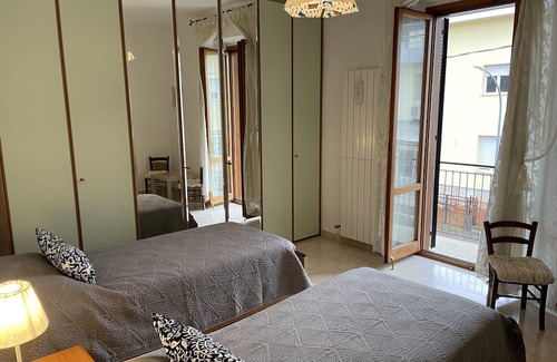 Bisenti Wohnung | Central Bisenti Escape with 55 square metre sunny Terrace and secure parking