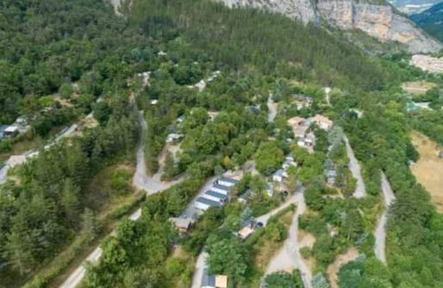 Orpierre Haus | Camping 4 étoiles - Piscine - eeeadh