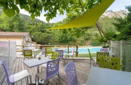 Orpierre Haus | Camping 4 étoiles - Piscine - eeeaeg