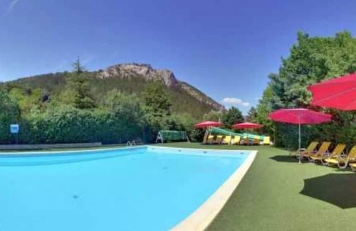 Orpierre Haus | Camping 4 étoiles - Piscine - eeeaeg