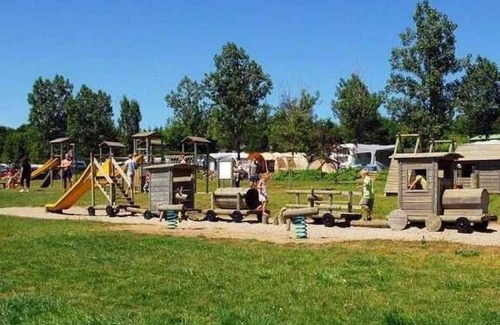 Canet-de-Salars Haus | Camping 4 étoiles - Parc aquatique - eeeaha