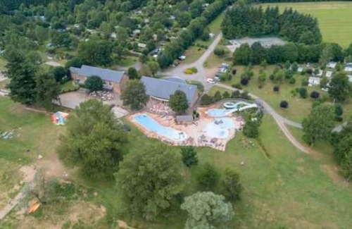 Canet-de-Salars Skihütte | Chalet 4 étoiles - Parc aquatique - eeeahd