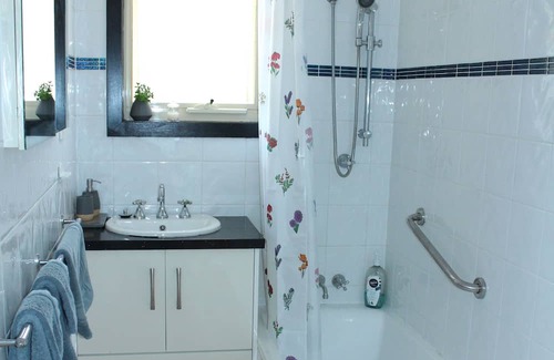Invermay Hütte | A Little Luxury - Walking Distance to Launceston CBD