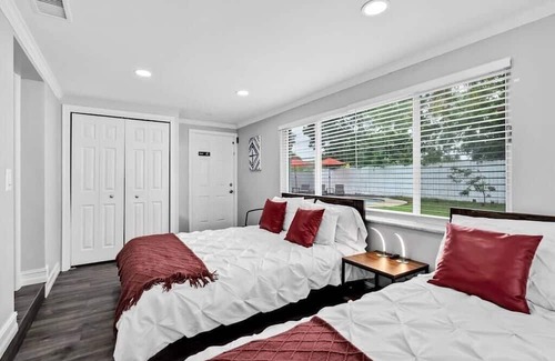 Boulevard Heights Haus | Southern Charm: Spacious 4BR Retreat with Pool