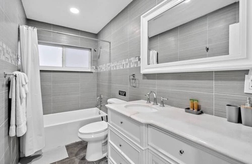 Boulevard Heights Haus | Southern Charm: Spacious 4BR Retreat with Pool