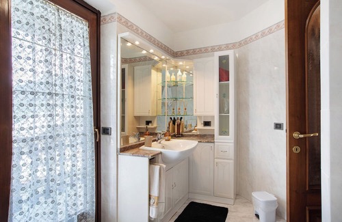 Charvensod Wohnung | Apartment 'Reditus' with Mountain View, Private Terrace and Wi-Fi