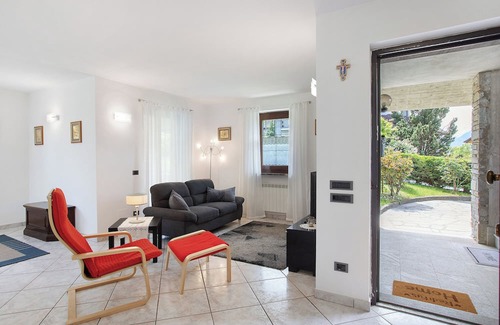 Charvensod Wohnung | Apartment 'Reditus' with Mountain View, Private Terrace and Wi-Fi