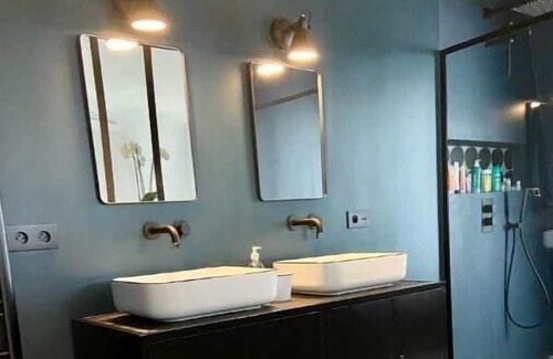 La Garenne-Colombes Haus | Vrbo Property