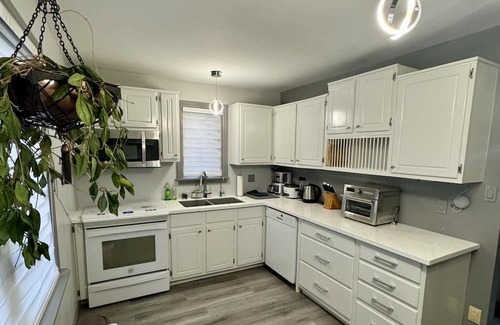 London Haus | A private cozy urban room in a shared home - the perfect getaway...