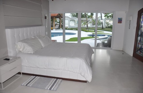 Cerro Plano Haus | Ocean front Luxury private home in Jaco Beach!