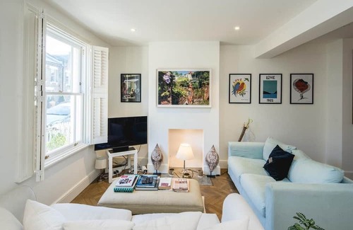 Queen's Park Hütte | Luxury 2BD Cottage stones throw from Notting Hill