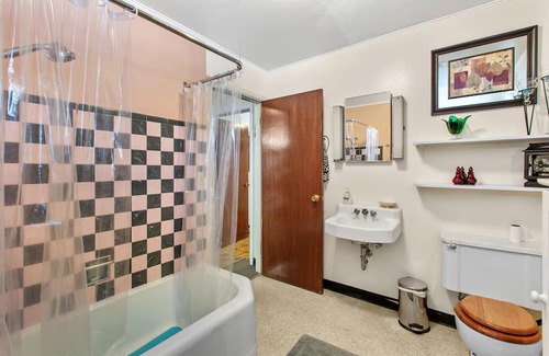 Silverton Haus | 3 BR 1 BA historic brick house w/fire pit & ample parking - 5 mins from Wallace