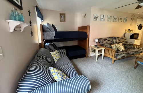 Bayville Haus | Barnegat Bay Getaway