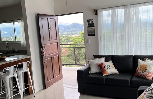 San Ramon Wohnung | Family-sized apartment with great view close to town.