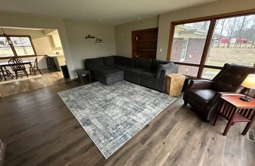 Walker Haus | Cozy spacious house with spectacular views of the Grand River