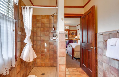 Sutter Creek Villa | Spacious Home in Sutter Creek - Walk to Wineries!