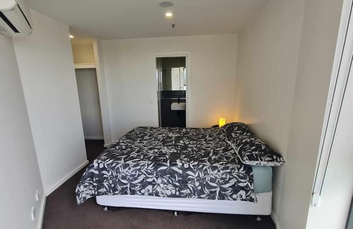 Gungahlin Wohnung | A Pool, QB's, Views @ Gunghalin!