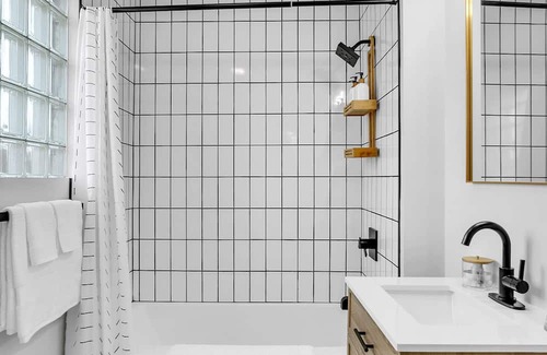 Lowber Hütte | Cozy cottage overlooking the Great Allegheny Passage Trail