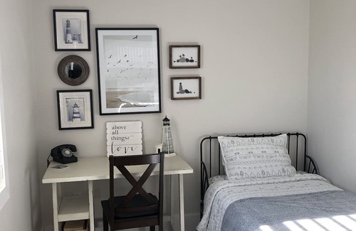 Cobourg Haus | A cozy 5 star, 1 bedroom, 1 bath in downtown Cobourg . Newly built in 2020!