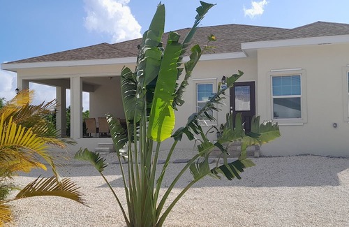 Savannah Haus | 5 MIN /SPOTTS BEACH. 20 min to other Attractions on East side of Island