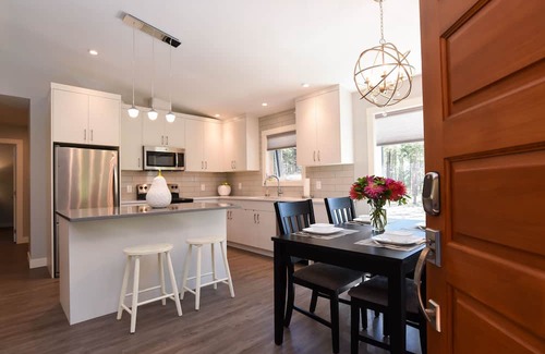 Comox Haus | The Eagles Nest - just a 5 minute walk to the beach!