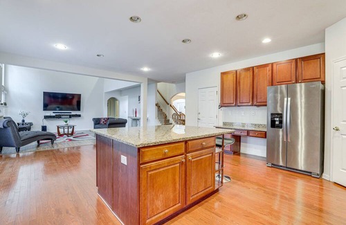 Lithonia Haus | Stonecrest Home w/ Smart TVs Near Atlanta!