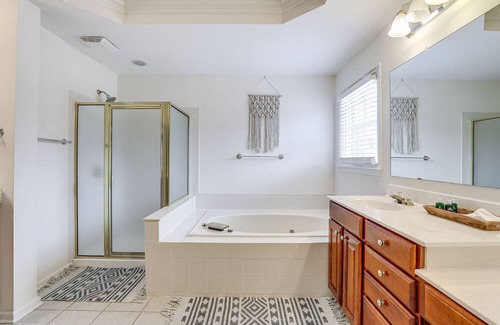 Lithonia Haus | Stonecrest Home w/ Smart TVs Near Atlanta!