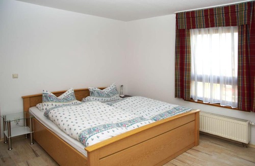 Bad Buchau Wohnung | Apartment 'Bauerngarten - 1' with Private Terrace, Private Garden and Wi-Fi
