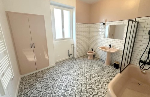 Saint-Florentin Haus | Homerez - Big house for 11 ppl. with garden and terrace at Saint-Florentin