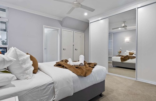 Lesmurdie Haus | Explore the serenity of Wattle Falls with a 4 Bedrooms, 3 Bathrooms Home