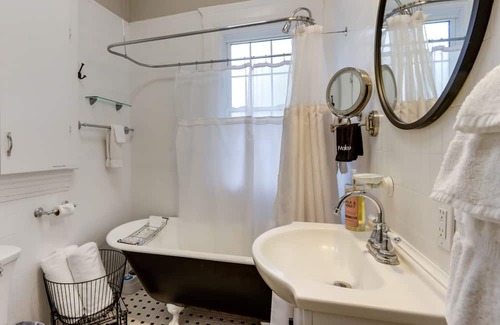Joplin Haus | The Porter Pearl: Centrally Located Joplin Home!