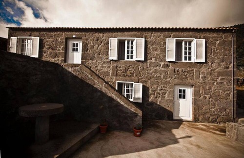 Pontas Negras Haus | Vacation Home "Casas Dos Vinagreiros - Isabel" with Sea View, Private Terraces & Wi-Fi