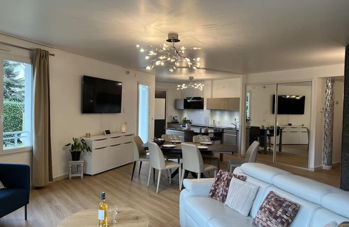 Divonne-les-Bains Wohnung | A 15 min de L'aéroport de Genève, Appartement en Résidence Piscine, Tennis