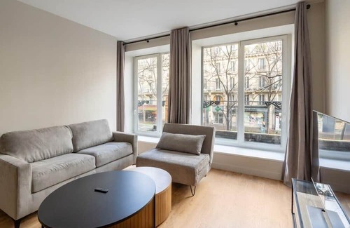 Saint-Vincent-de-Paul Wohnung | Beautiful Minimalist 1BD Apartment near Montmartre