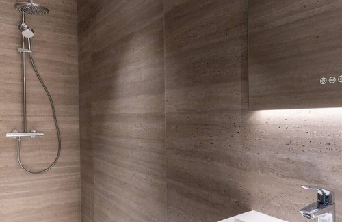 Saint-Vincent-de-Paul Wohnung | Beautiful Minimalist 1BD Apartment near Montmartre