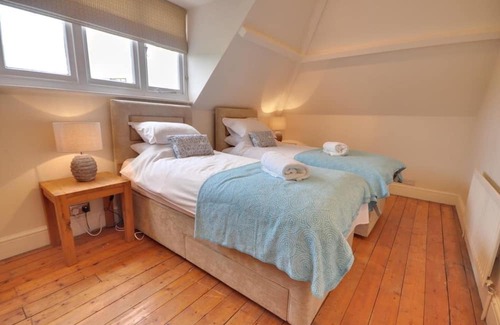 Westbourne Wohnung | BOURNECOAST: Maisonette with balcony and parking - close to the beach - FM8539