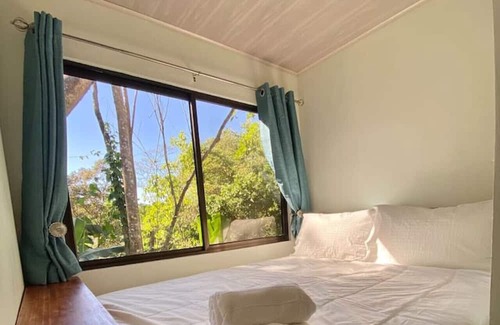 Uvita Kabine | Modern Jungle Cabana#4 - 2 Bedroom Queen bed & private bathroom, close to beach
