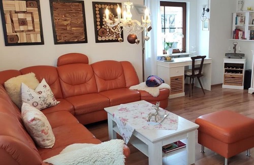 Hachtel Wohnung | Birgit Bender Rosenrot