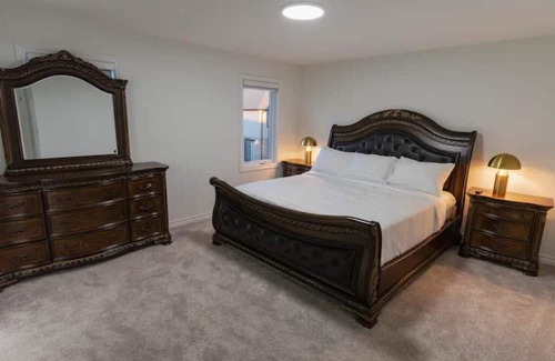 London Haus | Spacious Dream Home for You and Yours