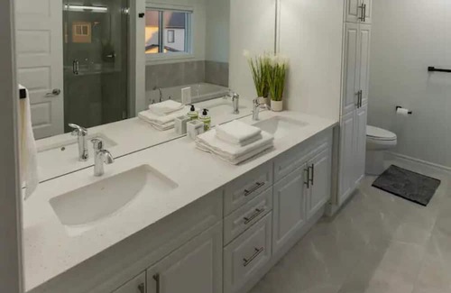 London Haus | Spacious Dream Home for You and Yours